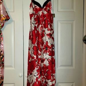 Lovely Vintage  NWT Jones New York long nightgown Size S